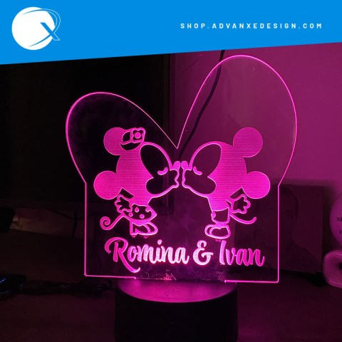 Lampada a led in plexiglass personalizzata con cuori intrecciati e personalizzato con i nomi